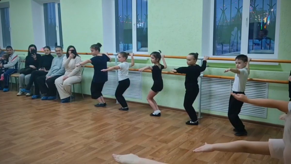 В ДКЖД прошёл открытый урок коллектива «Студия современного танца»