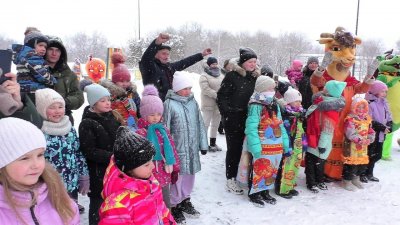 Праздник весёлой Масленицы! У Дворца культуры железнодорожников прошли гуляния