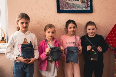 Куда деть старые джинсы?