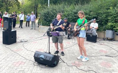 «Интервал» и «Павел Музыка» наполнили прекрасной музыкой сквер Металлургов