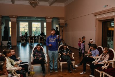 В игре «Город засыпает» было очень много хищников, которые хотели выгнать из города мирных жителей.